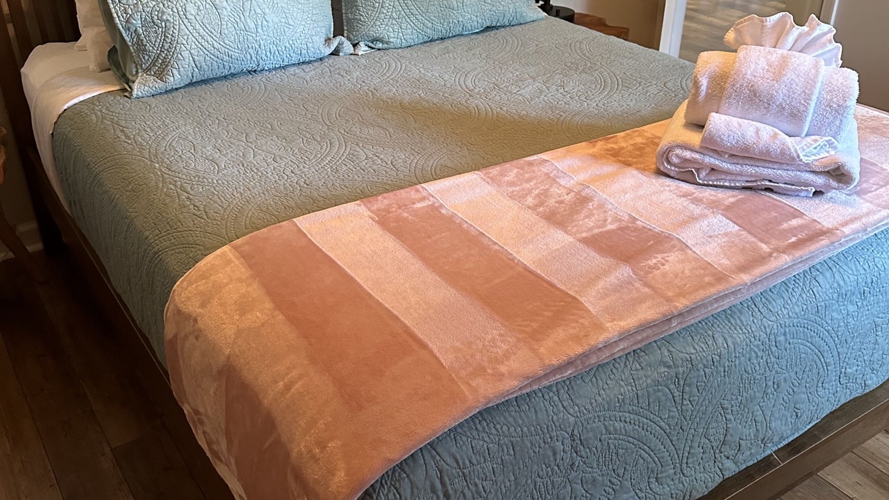Photo of Bedroom in Royal Pines