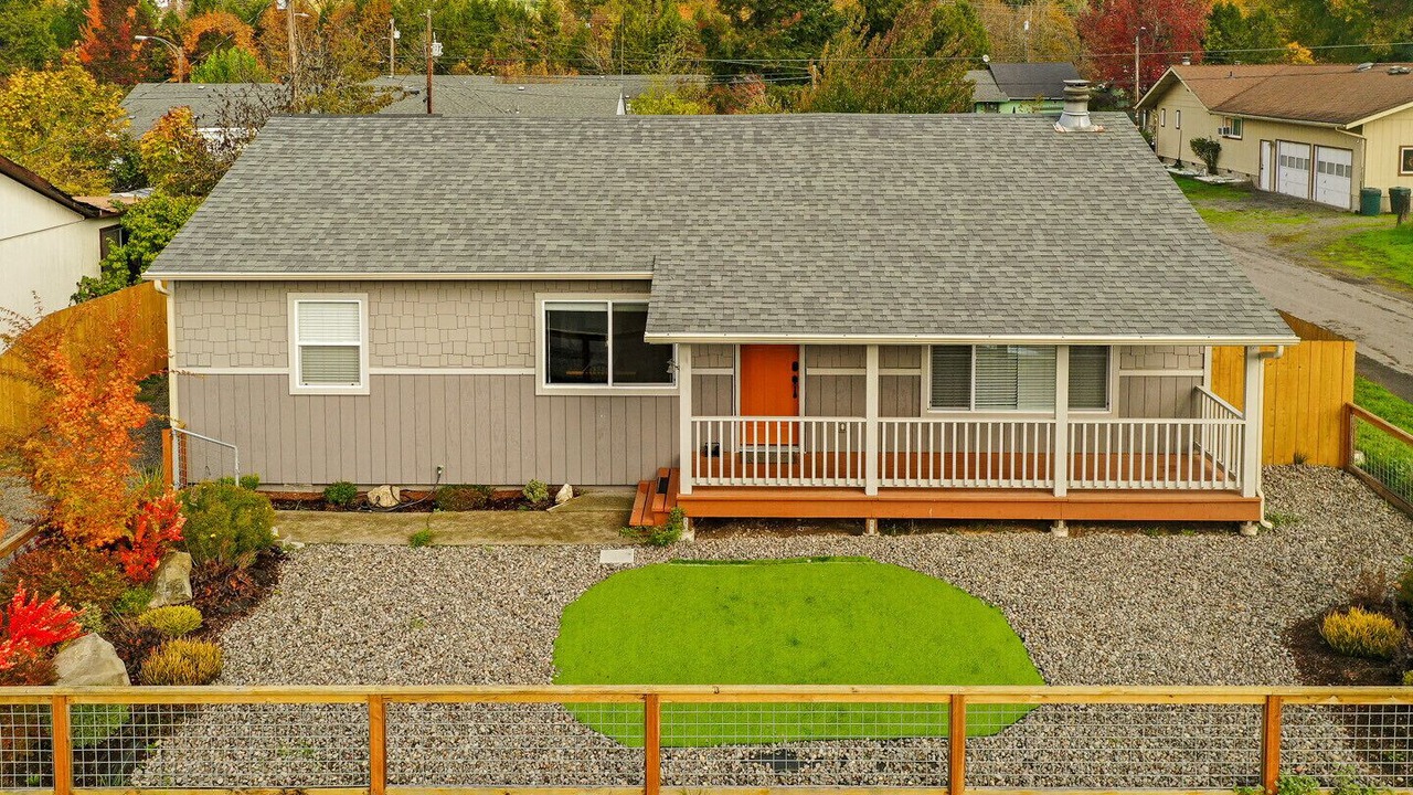 Photo of Outdoor in Oakridge