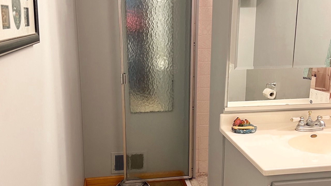 Photo of Bathroom in Gobles