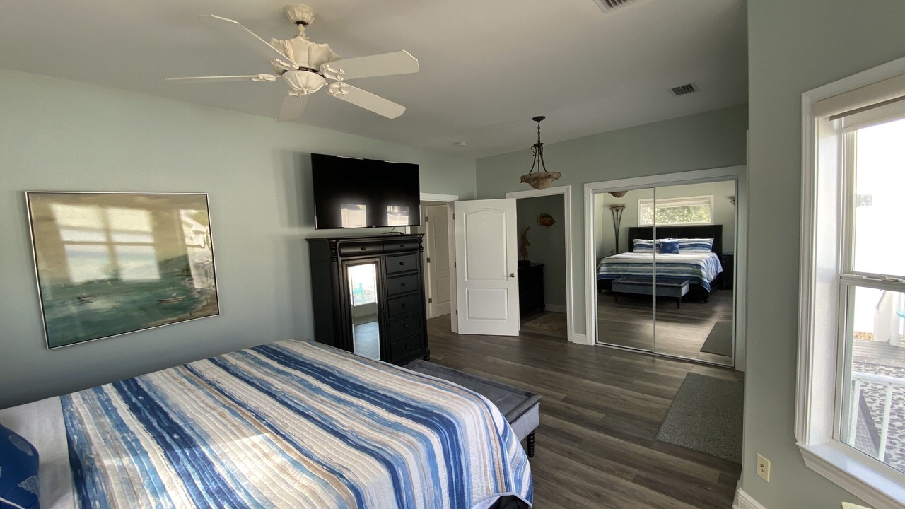 Photo of Bedroom in Crystal Beach