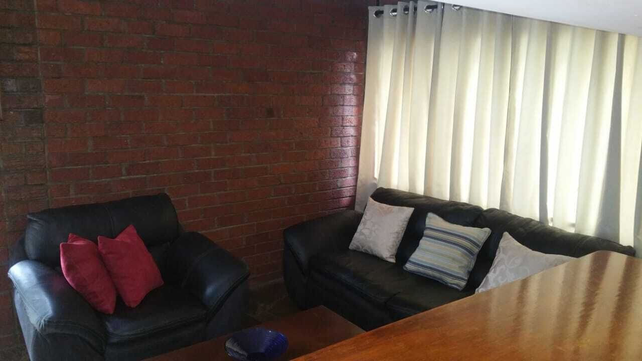 Photo of Livingroom in Harare East