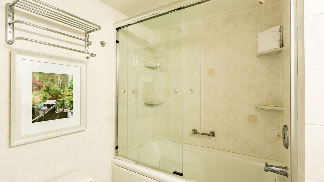 Photo of Bathroom in Aloha Kai