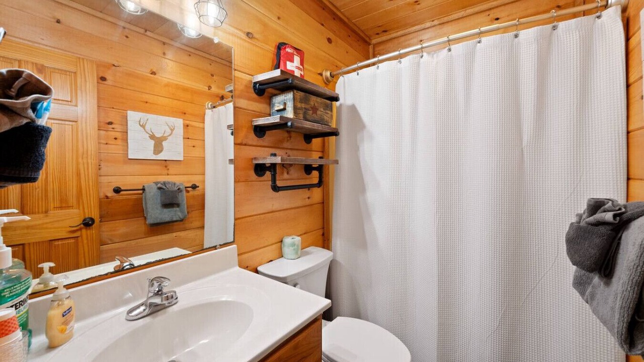 Photo of Bathroom in Sevierville