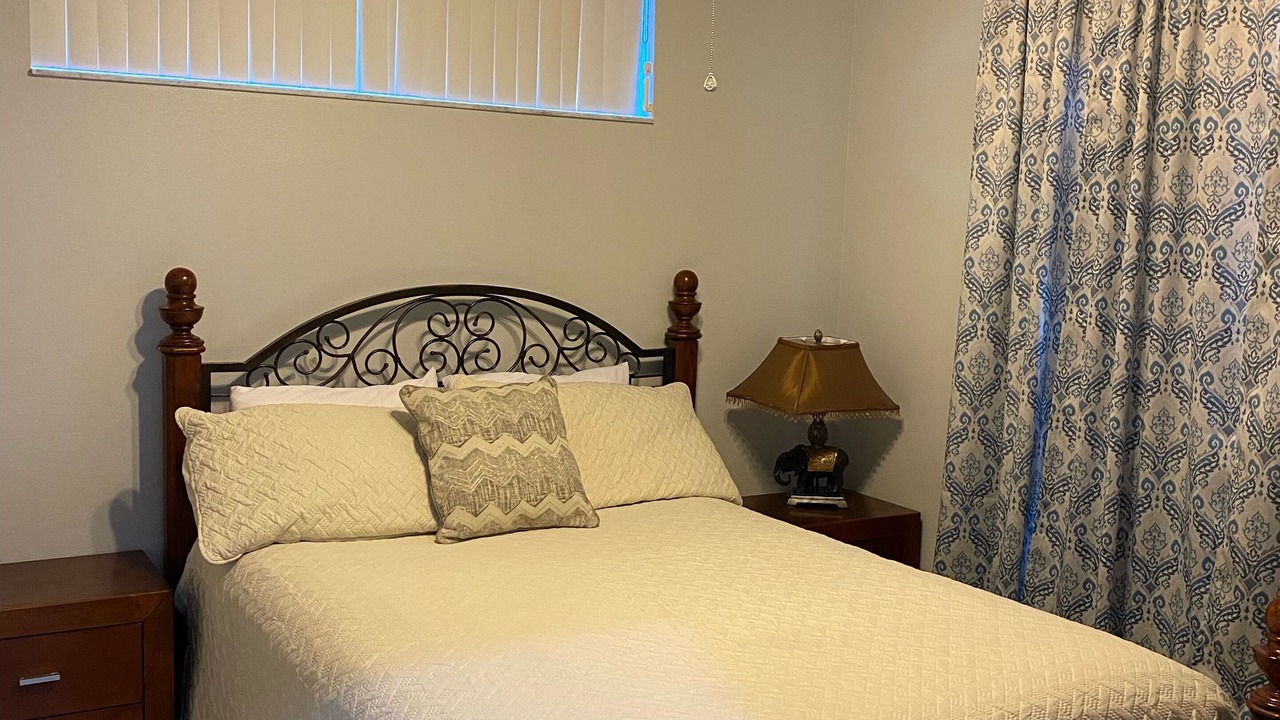 Photo of Bedroom in Sunset Lakes