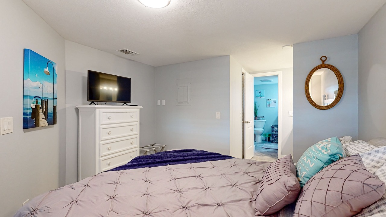 Photo of Bedroom in Cape Caneveral Beach Gardens