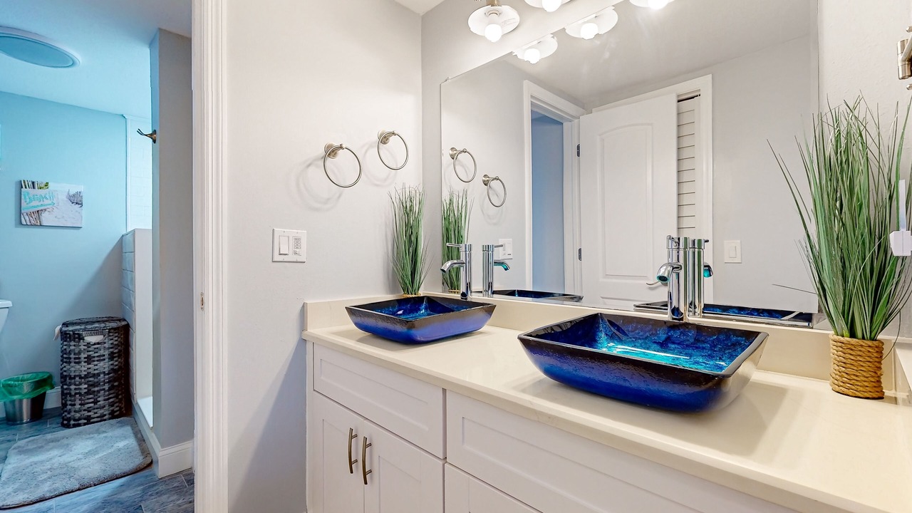 Photo of Bathroom in Cape Caneveral Beach Gardens