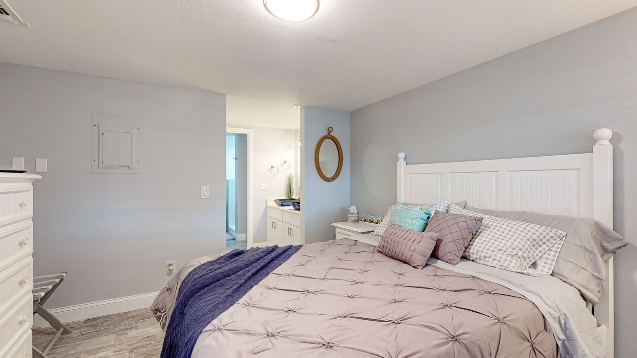 Photo of Bedroom in Cape Caneveral Beach Gardens