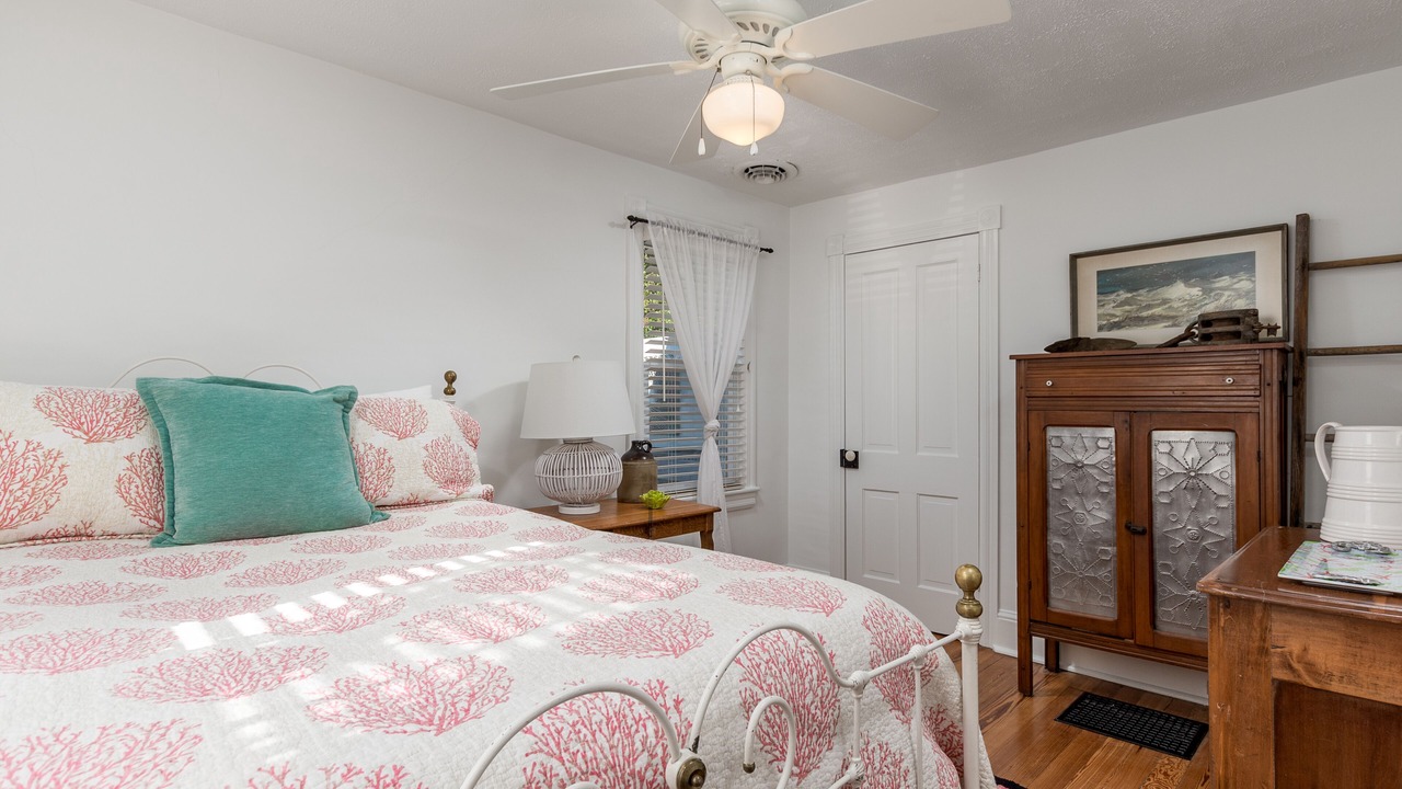 Photo of Bedroom in Historic District
