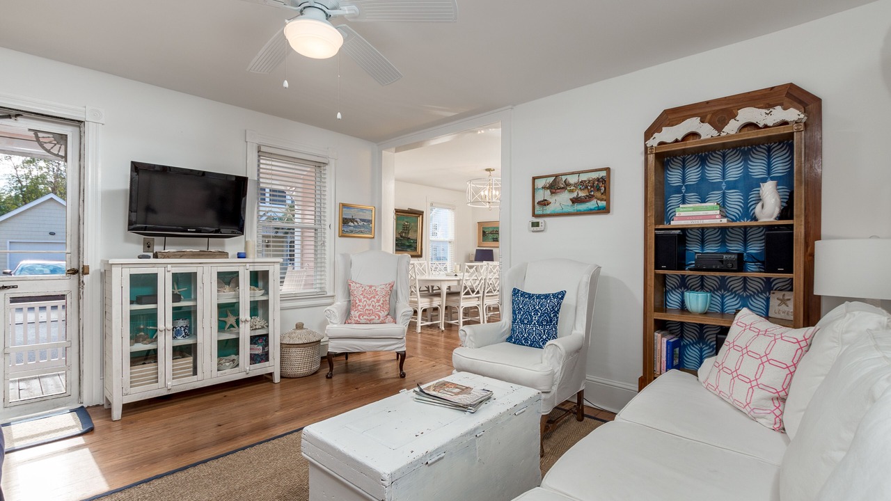 Photo of Livingroom in Historic District