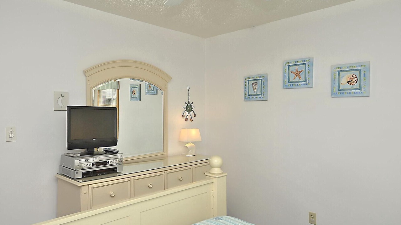 Photo of Bedroom in Whalehead Beach