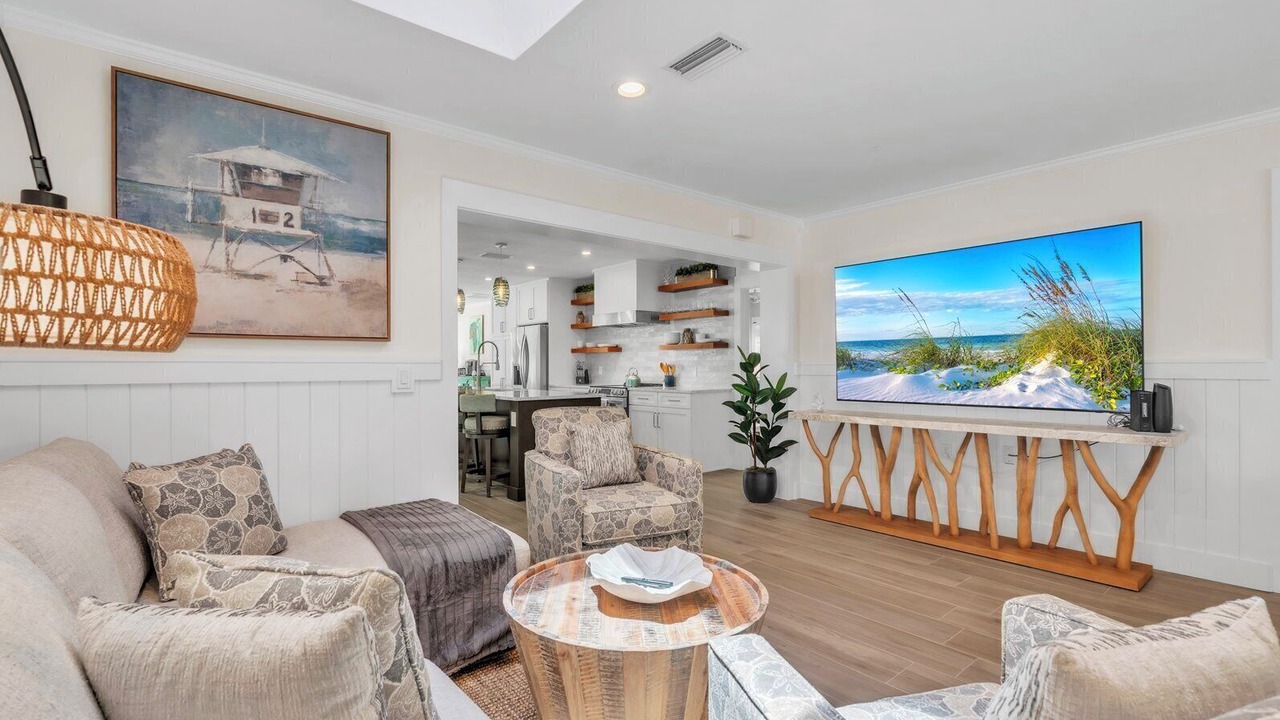 Photo of Livingroom in Holmes Beach