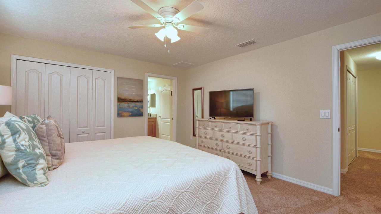 Photo of Bedroom in Lindfields