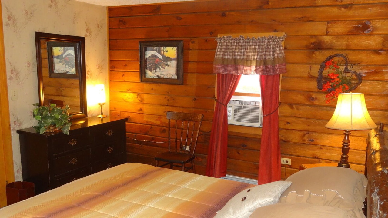 Photo of Bedroom in Warrensburg