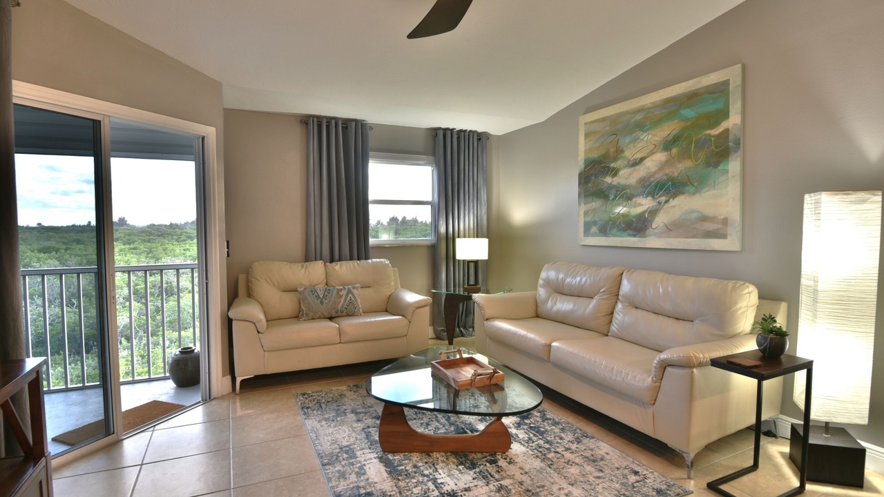 Photo of Livingroom in Holmes Beach