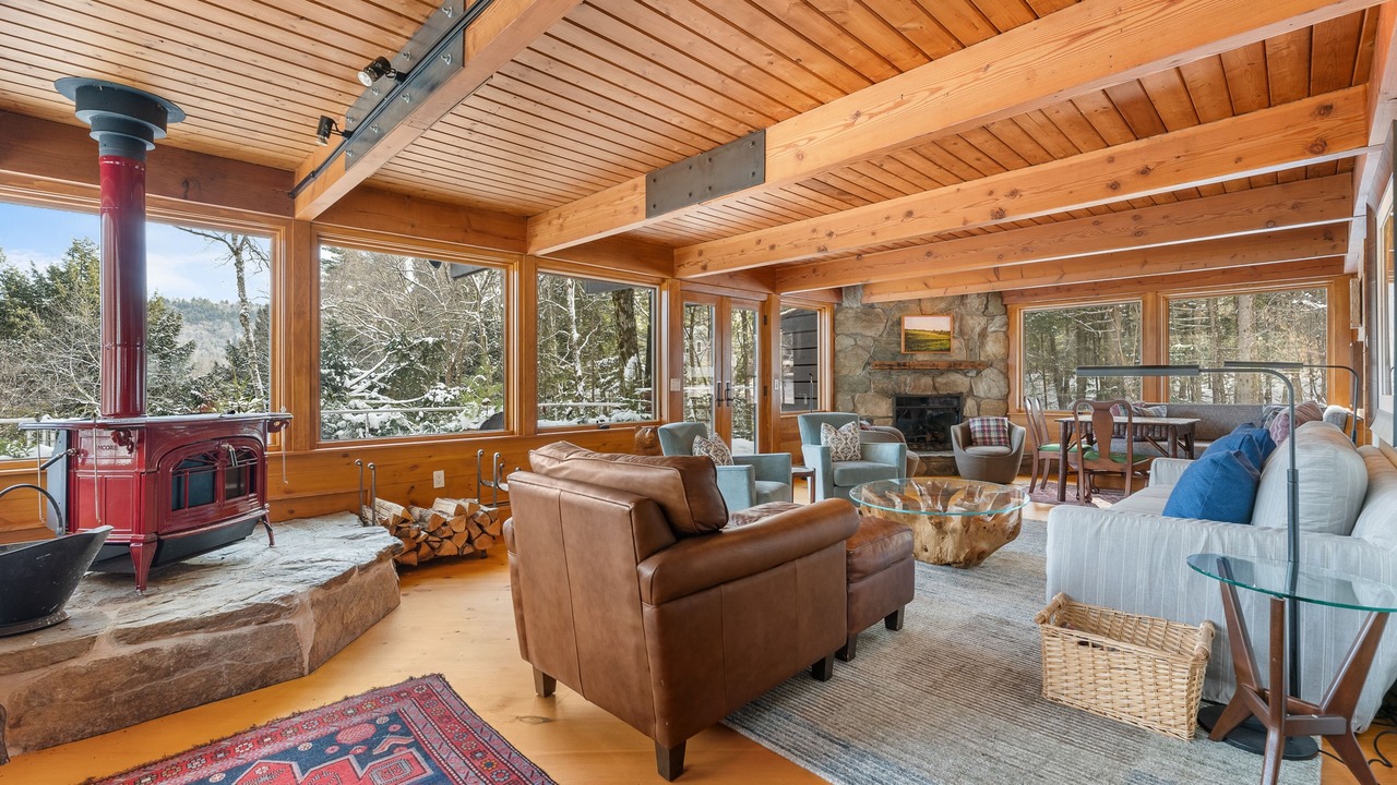 Photo of Livingroom in Warren