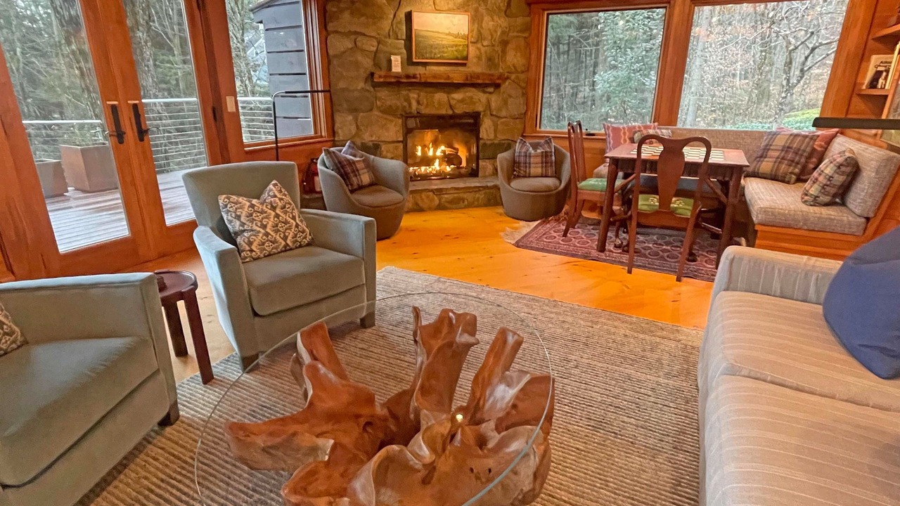 Photo of Livingroom in Warren
