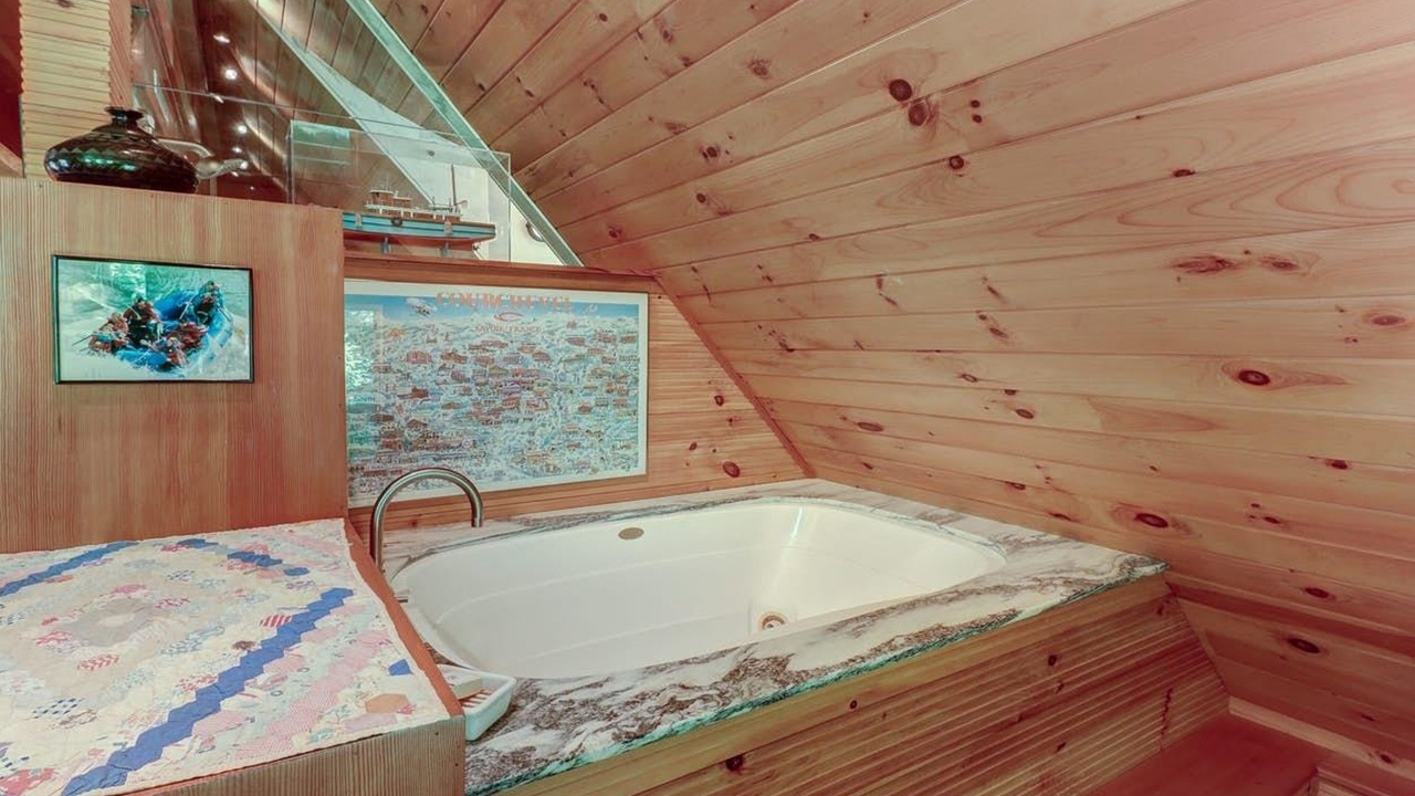 Photo of Bathroom in Warren