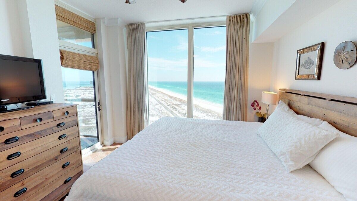 Photo of Bedroom in Pensacola Beach
