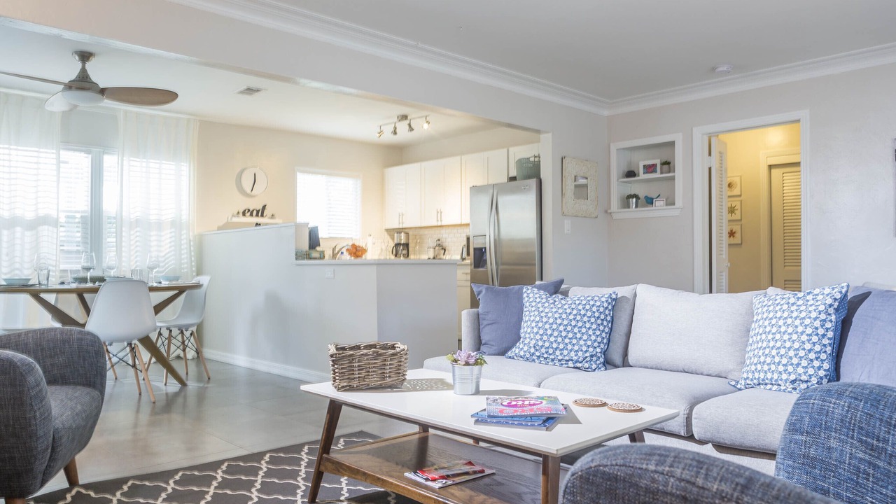 Photo of Livingroom in Downtown
