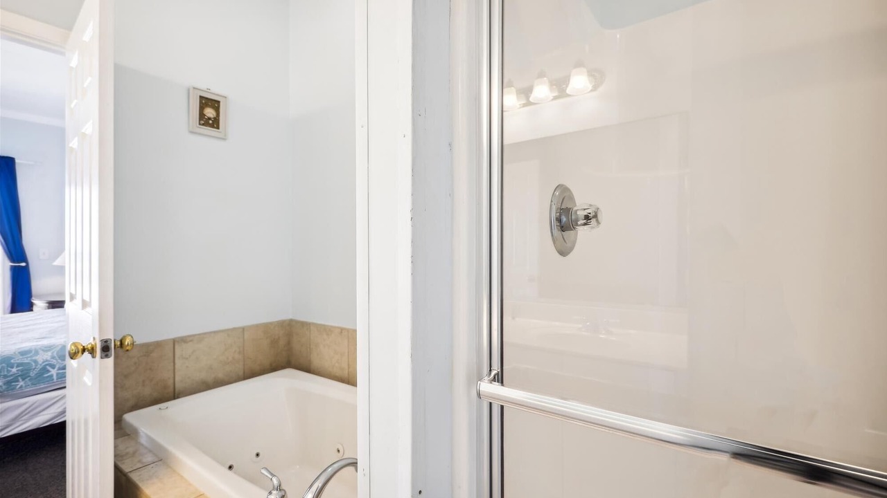 Photo of Bathroom in Ocean Drive