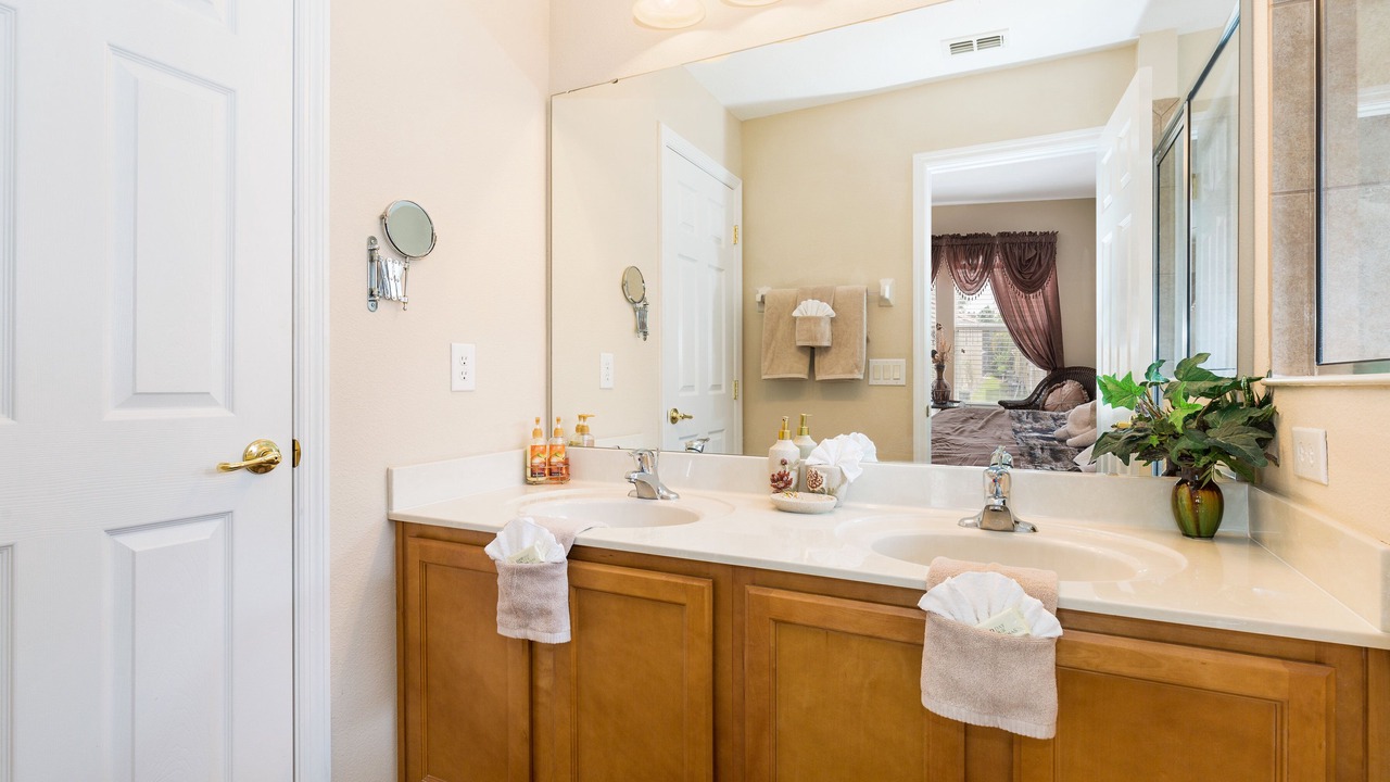 Photo of Bathroom in Watersong