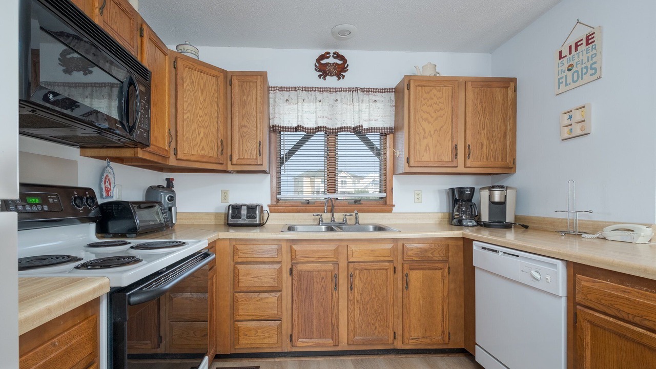Photo of Kitchen in Whalehead Beach