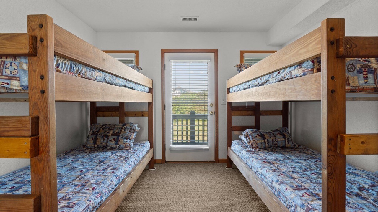 Photo of Bedroom in Whalehead Beach