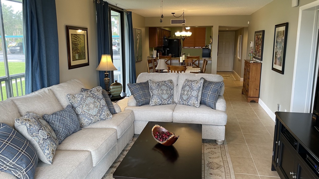 Photo of Livingroom in Columbiad Plaza