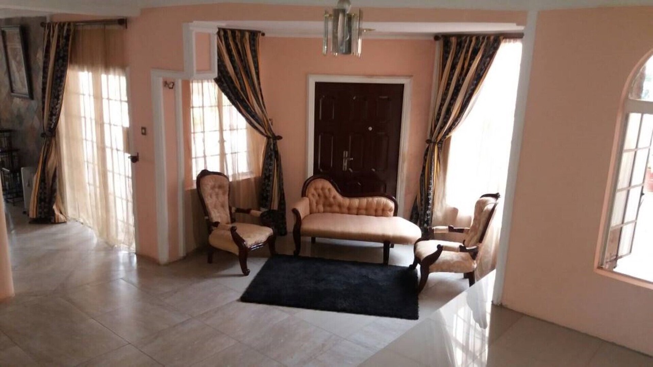 Photo of Livingroom in Harare East