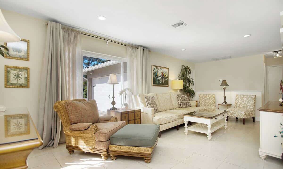 Photo of Livingroom in Naples Park
