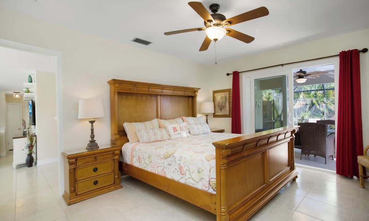 Photo of Bedroom in Naples Park
