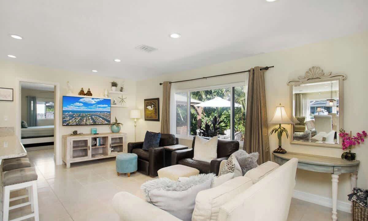Photo of Livingroom in Naples Park