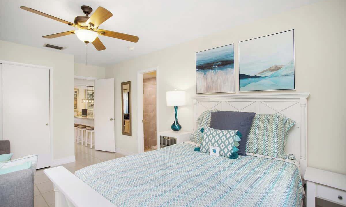 Photo of Bedroom in Naples Park