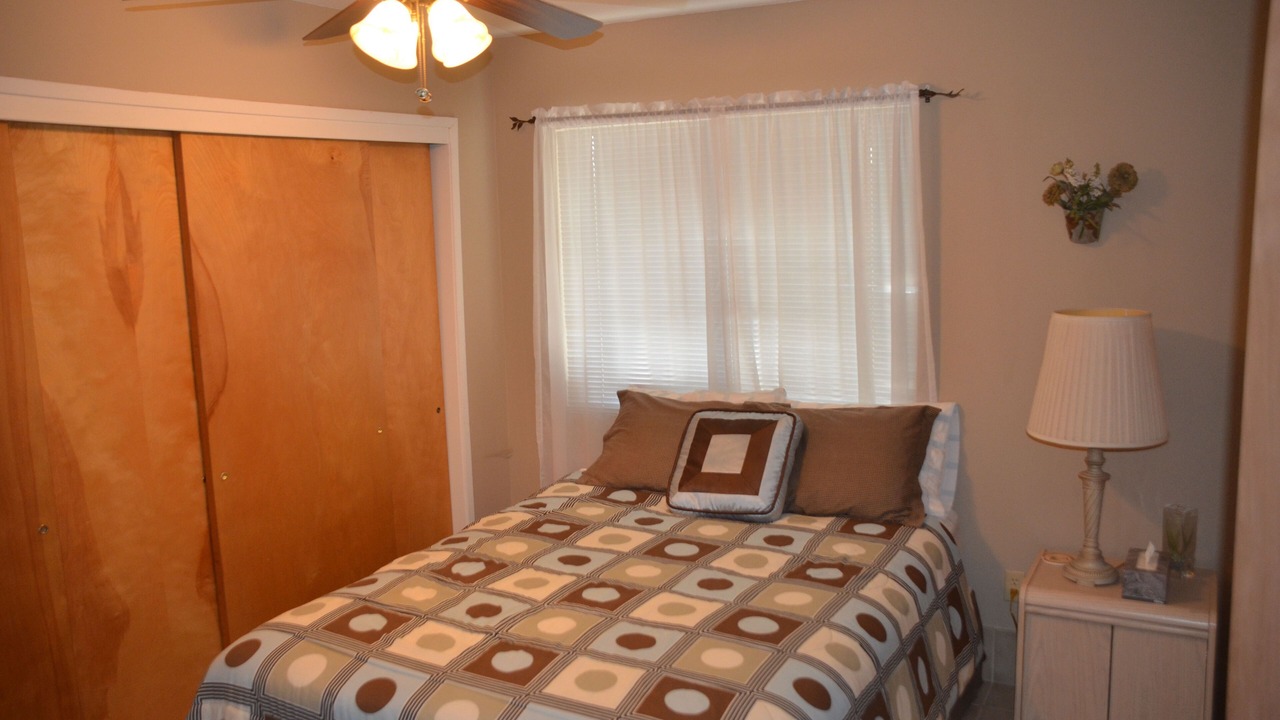 Photo of Bedroom in Clearlake Park