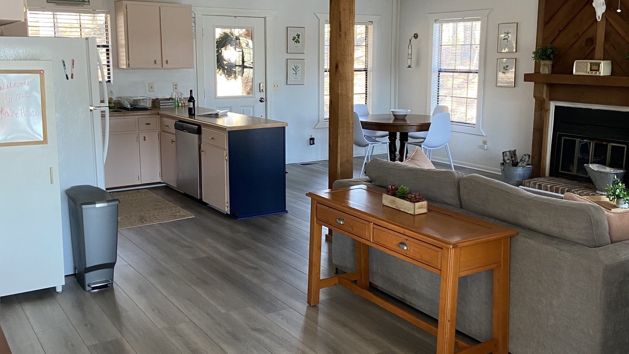 Photo of Livingroom in Eatonton