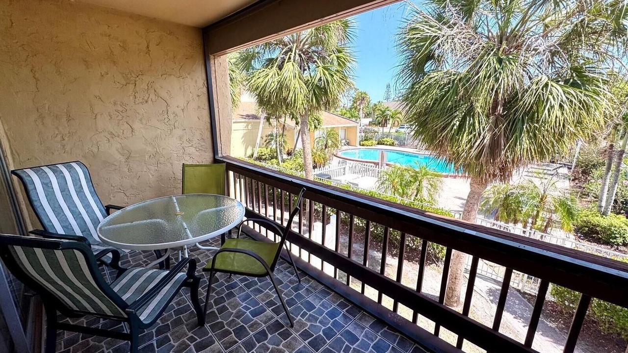 Photo of Outdoor in Gulf Gate Estates