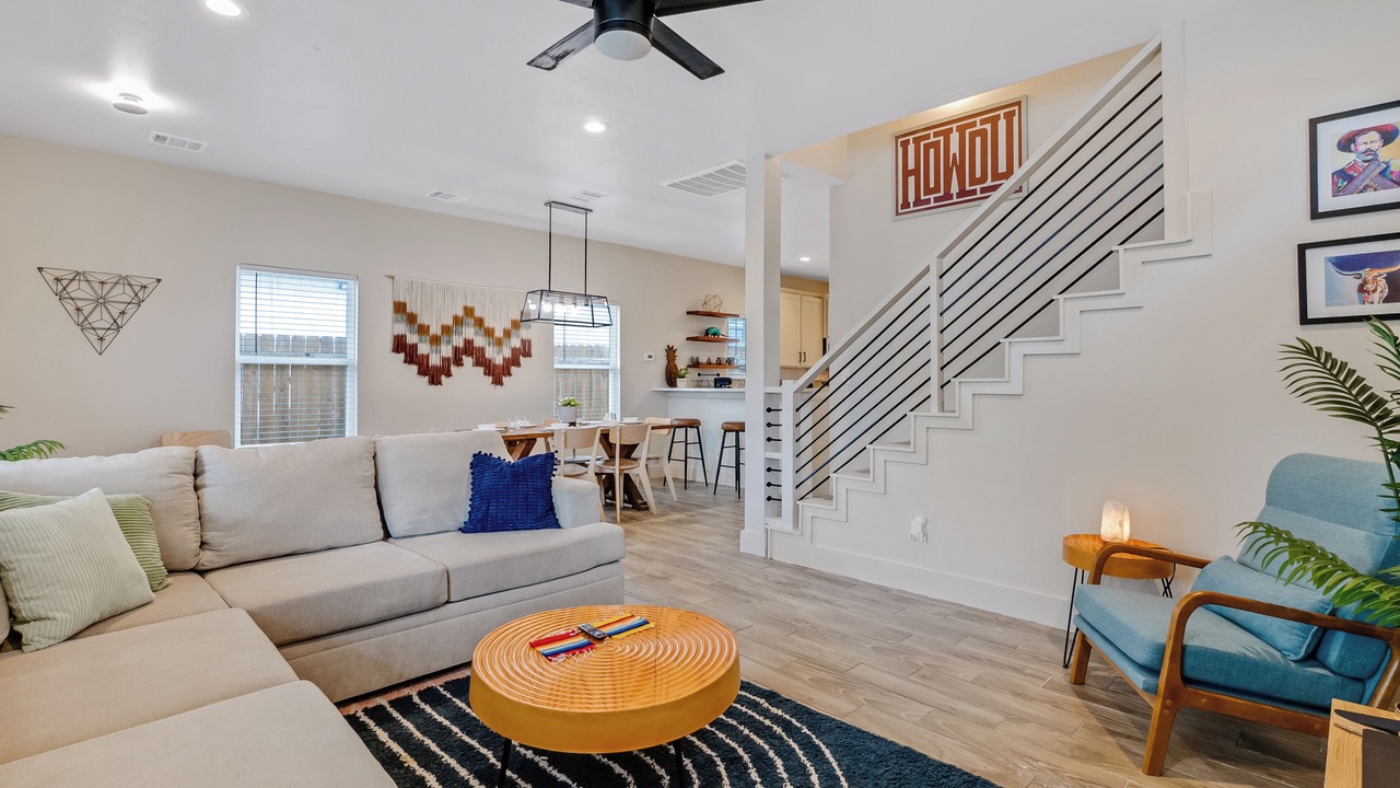 Photo of Livingroom in Government Hill