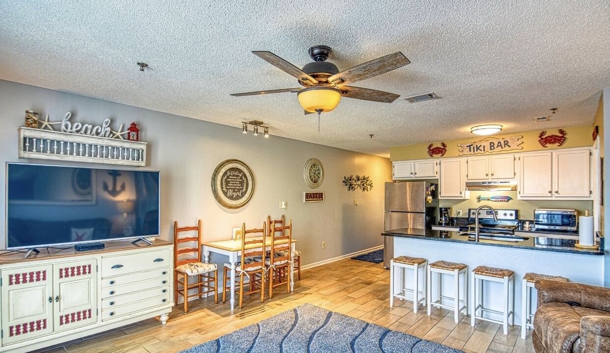 Photo of Livingroom in Surfside Beach