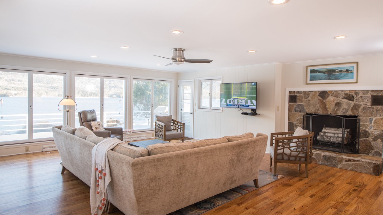 Photo of Livingroom in Silver Bay