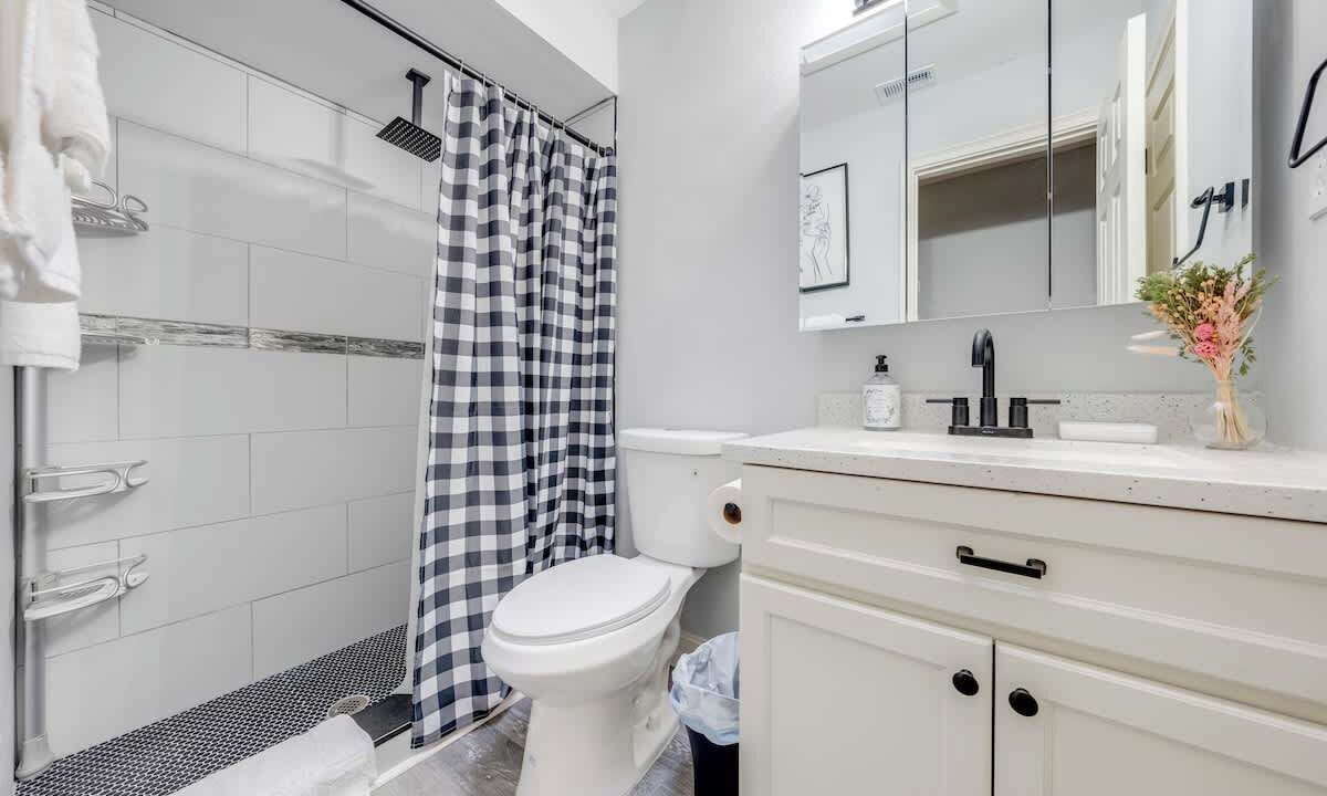 Photo of Bathroom in Oak Ridge