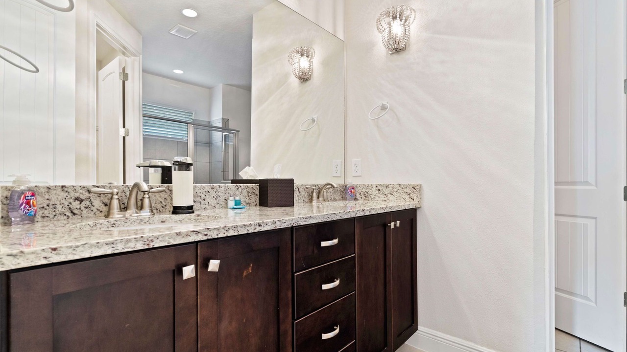 Photo of Bathroom in Bay Lake