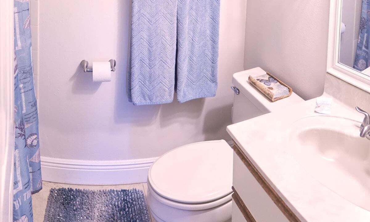 Photo of Bathroom in Cape Caneveral Beach Gardens