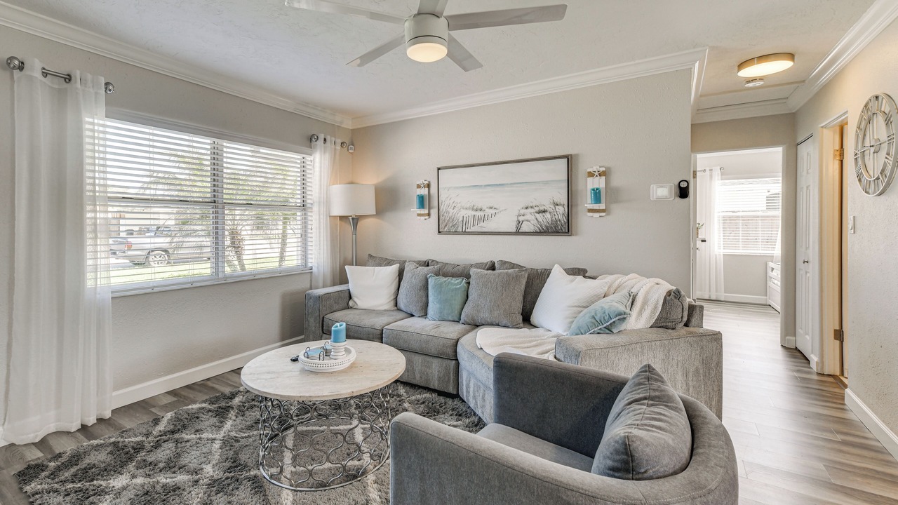 Photo of Livingroom in Bayshore Gardens