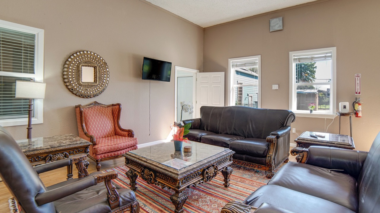 Photo of Livingroom in Lakeport