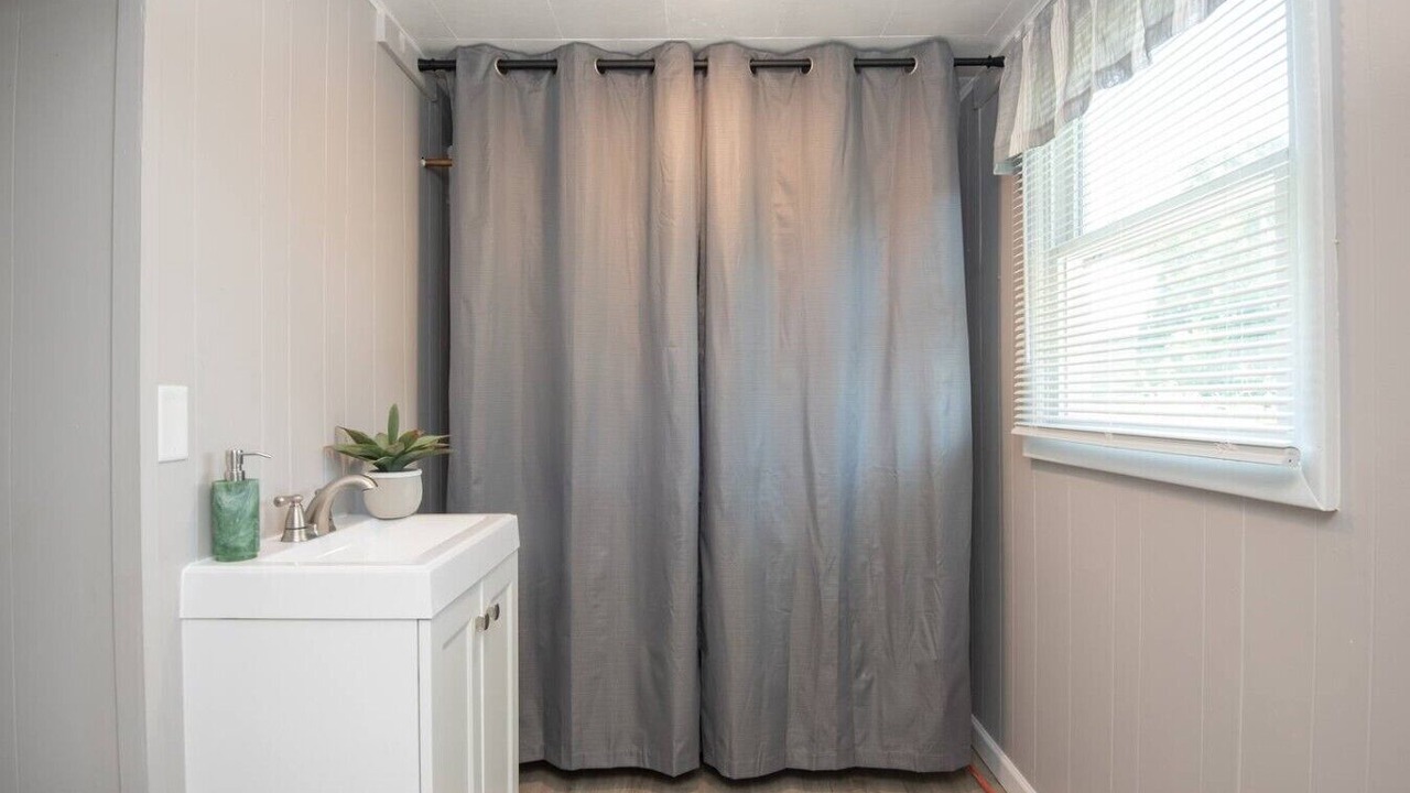 Photo of Bathroom in Mount Aetna