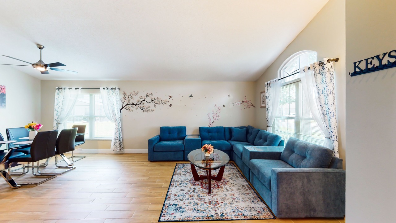 Photo of Livingroom in Westridge