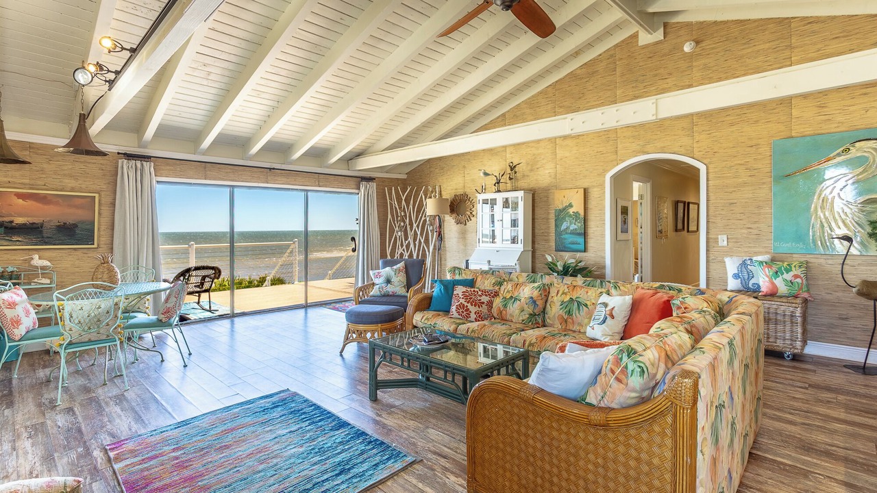 Photo of Livingroom in Alligator Point