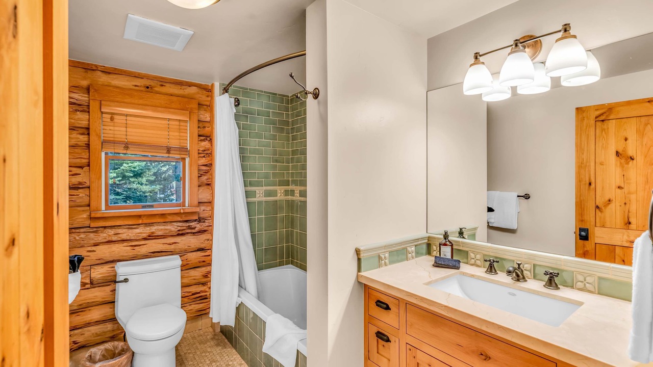 Photo of Bathroom in Tahoma