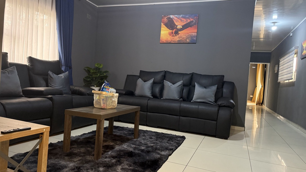 Photo of Livingroom in Harare East