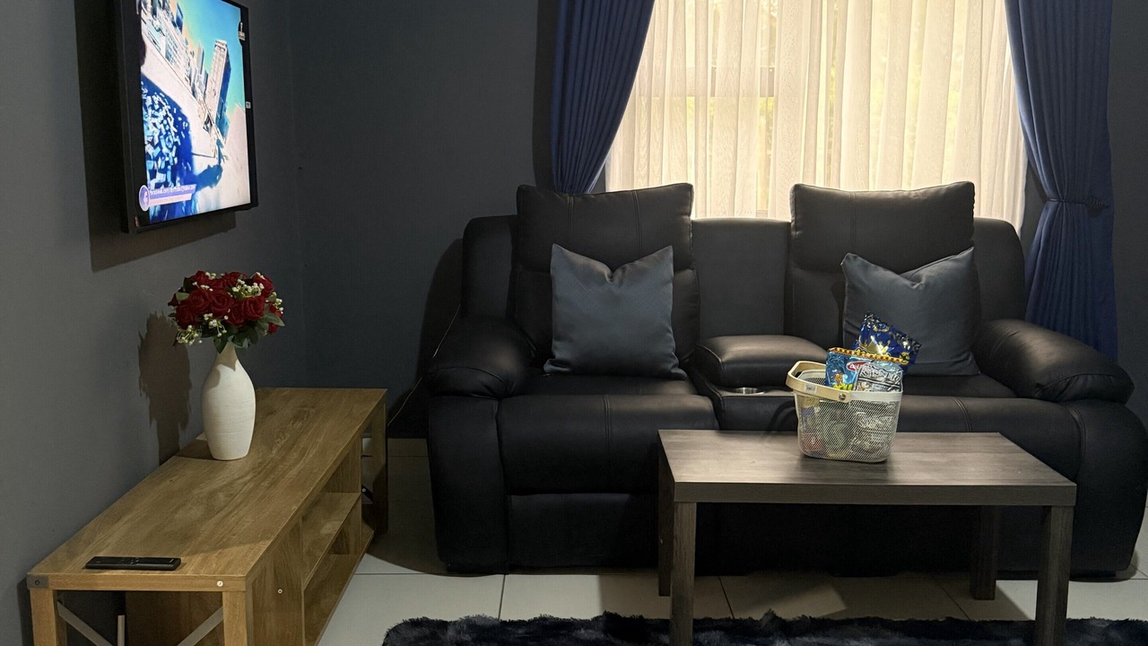 Photo of Livingroom in Harare East